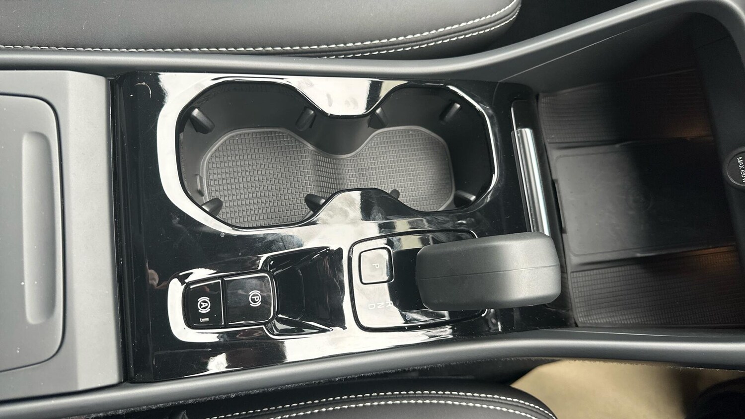 Used Volvo XC40 2024 for sale - 76306244: Photo 50