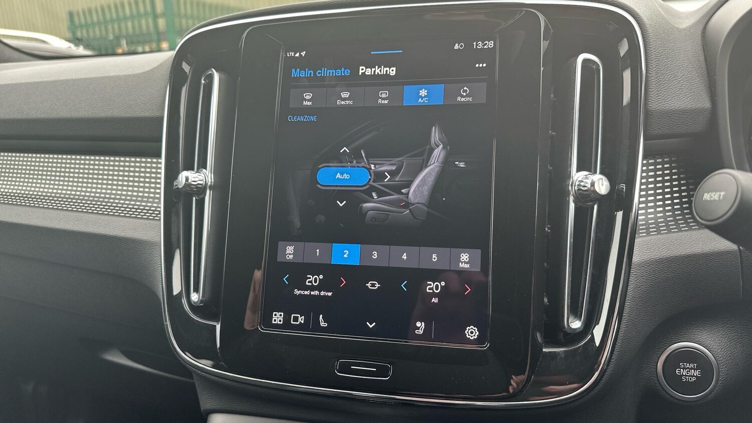 Used Volvo XC40 2024 for sale - 76306244: Photo 51