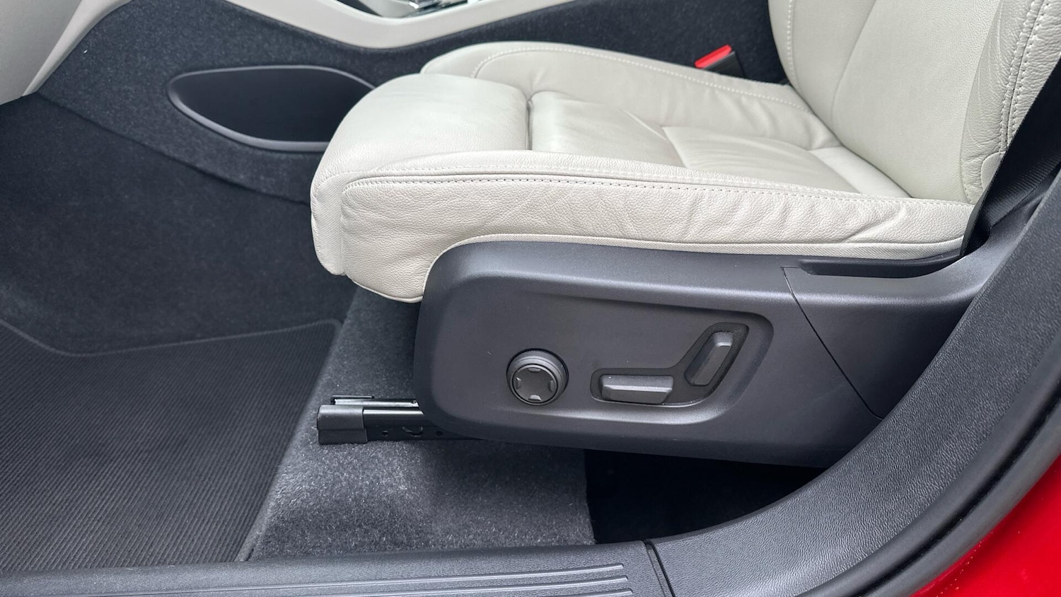 Used Volvo XC40 2022 for sale - 76899674: Photo 24