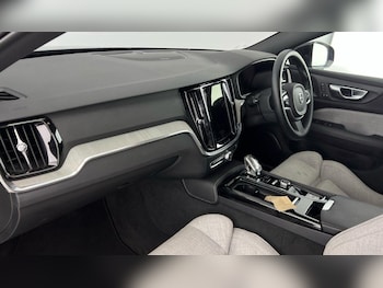 Used Volvo V60 2022 for sale - 77387388: Photo