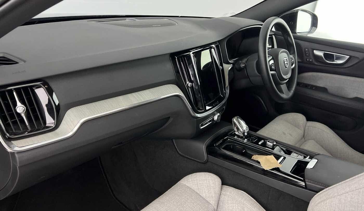 Used Volvo V60 2022 for sale - 77387388: Photo 3