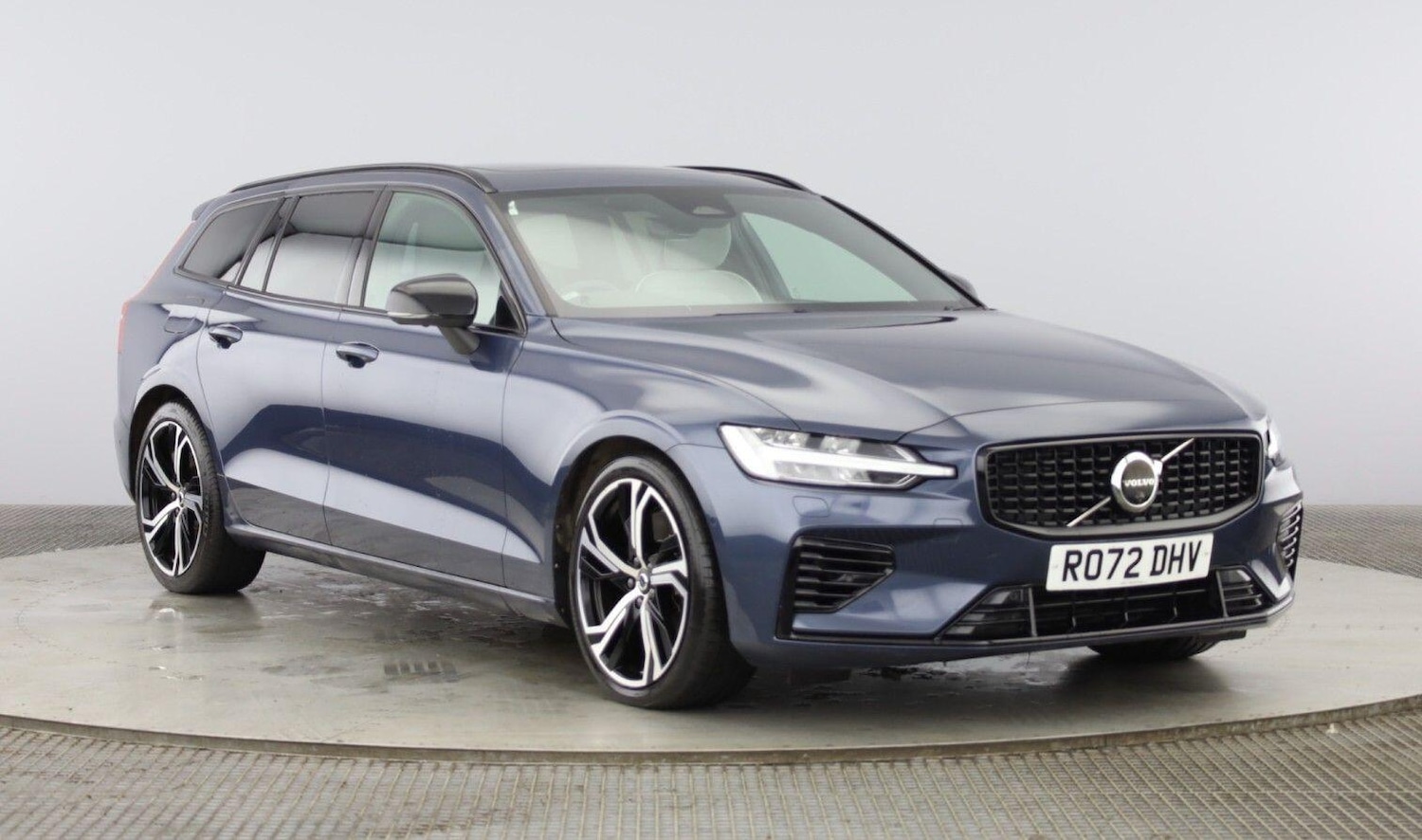 Used Volvo V60 2022 for sale - 77387388: Photo 4