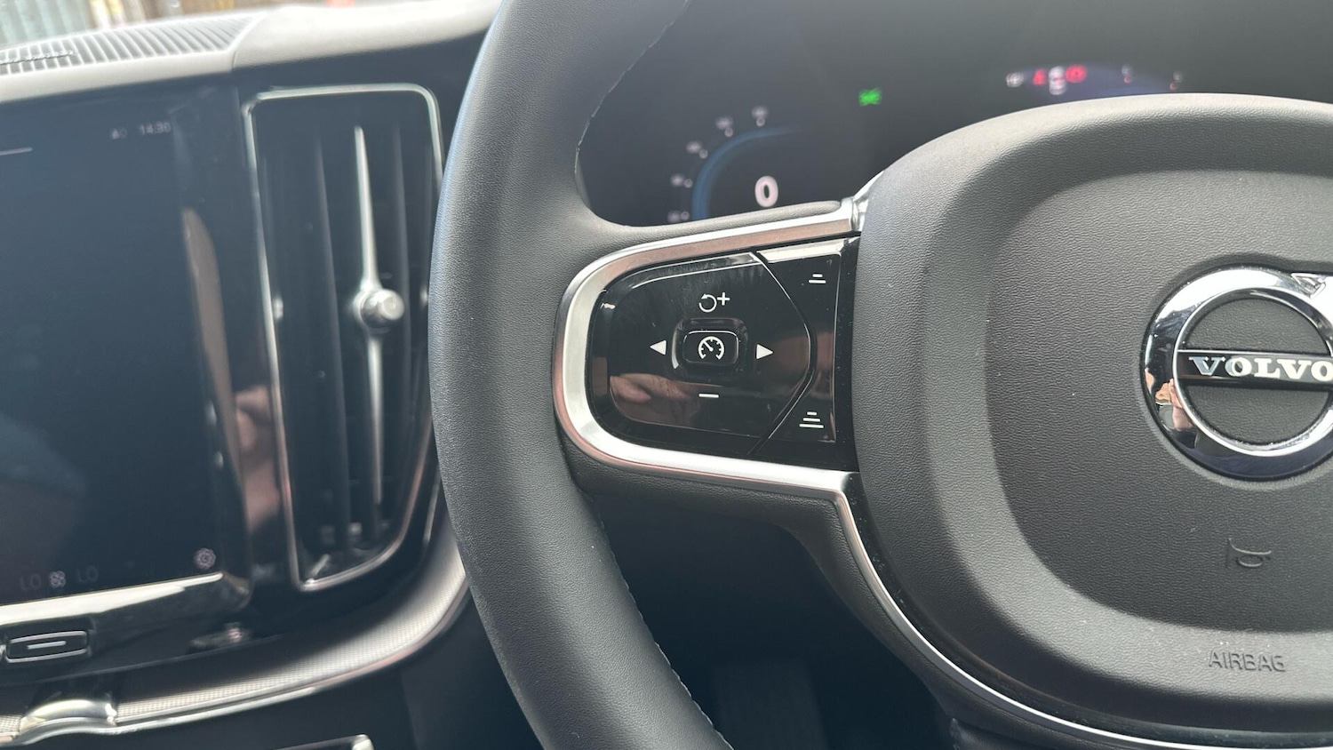 Used Volvo XC60 2022 for sale - 76306714: Photo 19