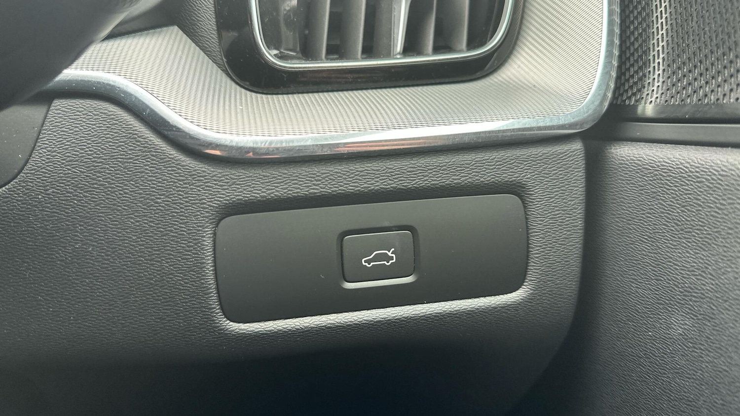 Used Volvo XC60 2022 for sale - 76306714: Photo 42