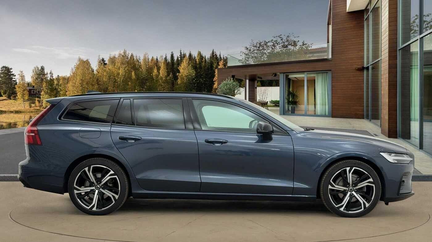 Used Volvo V60 2023 for sale - 76584509: Photo 2