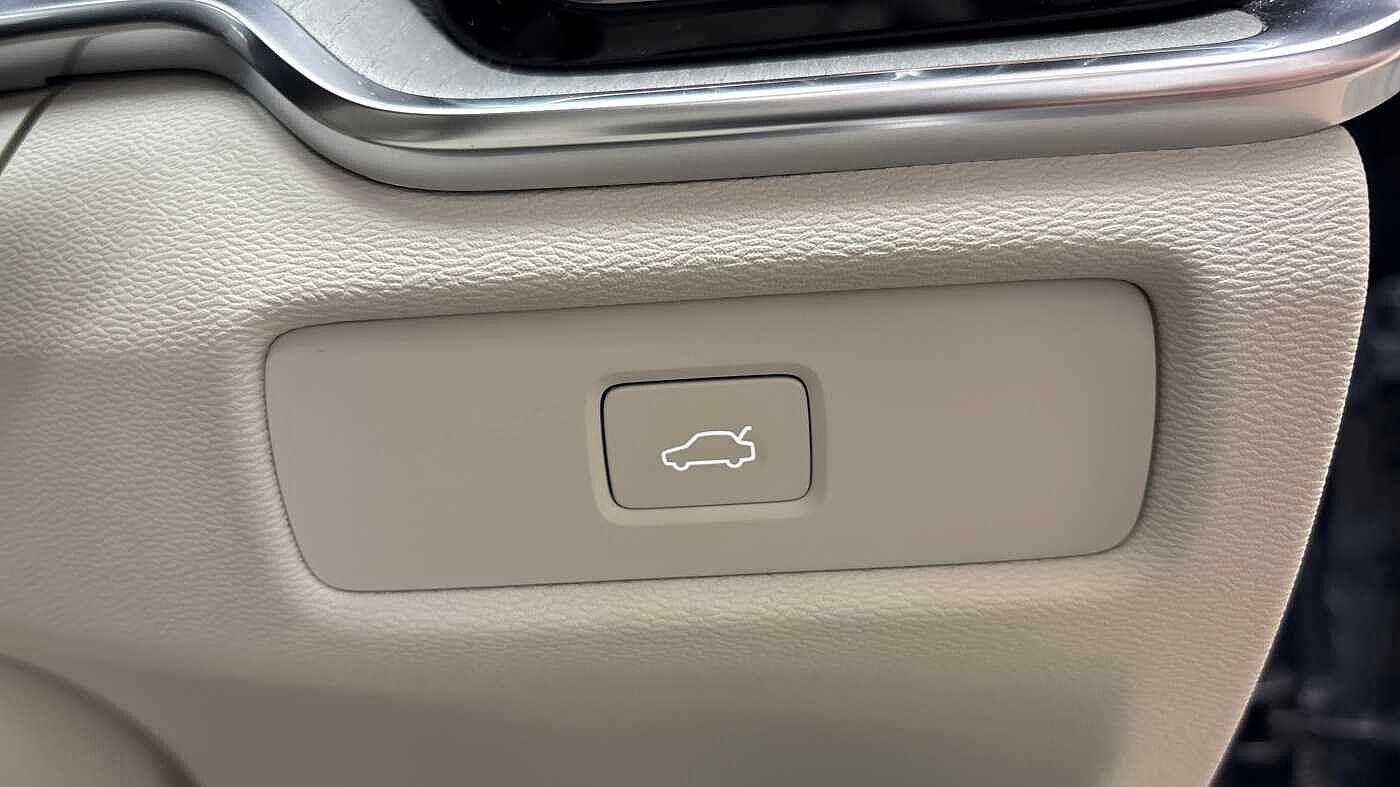 Used Volvo V60 2023 for sale - 76584509: Photo 30