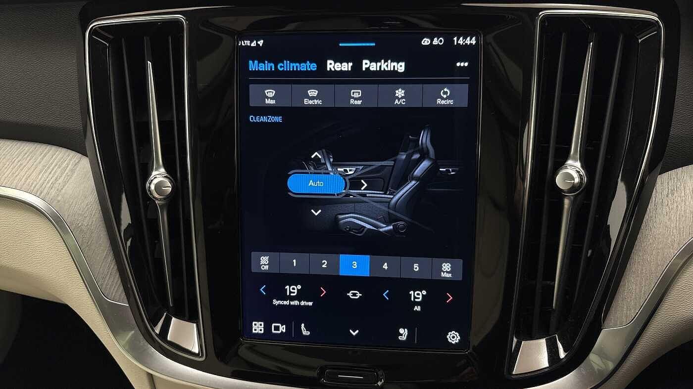 Used Volvo V60 2023 for sale - 76584509: Photo 39