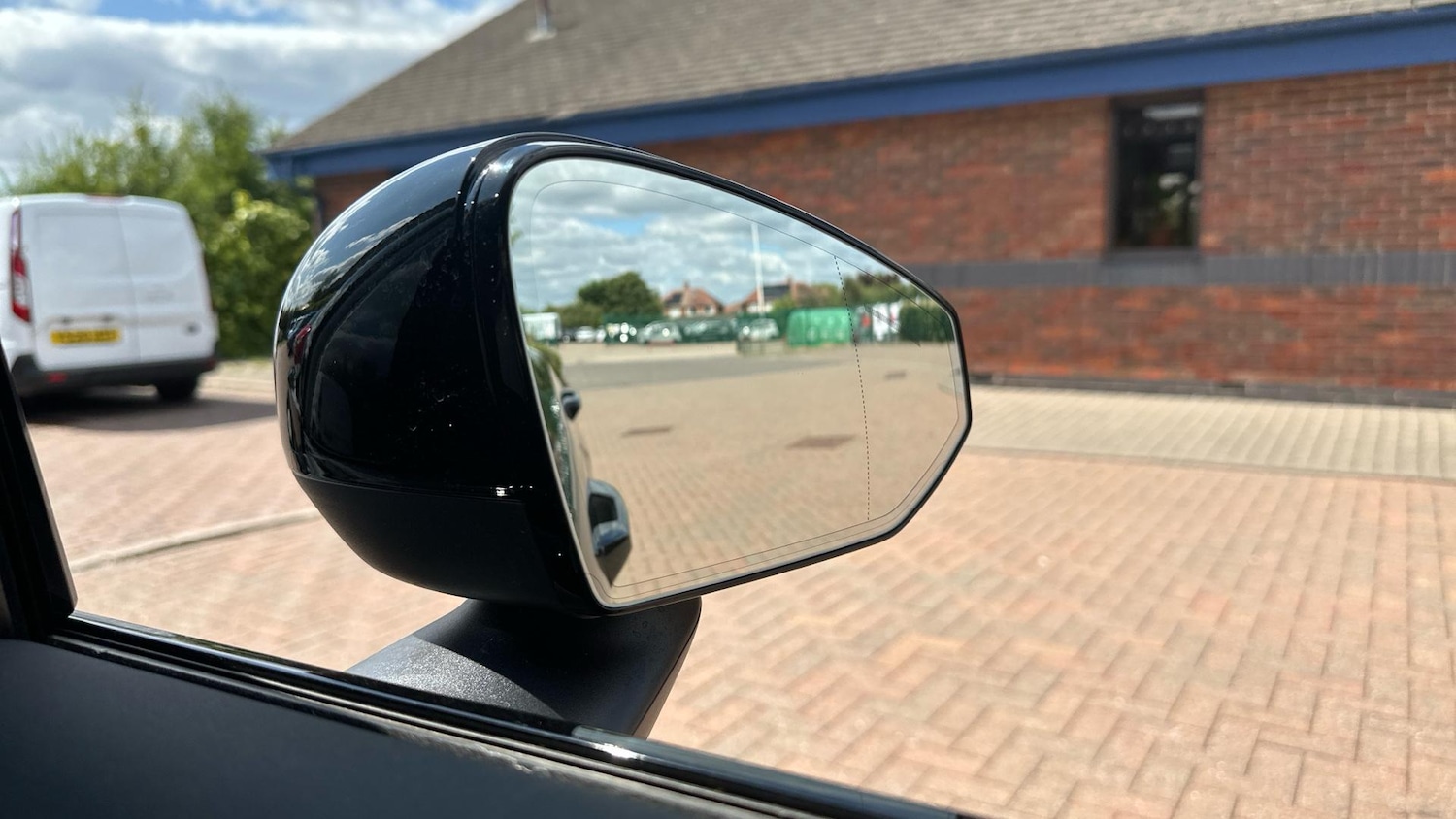 Used Volvo EX30 2025 for sale - 76306348: Photo 32