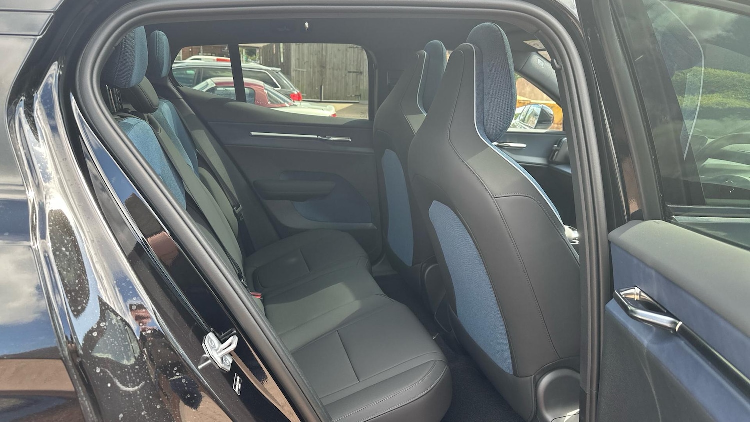 Used Volvo EX30 2025 for sale - 76306348: Photo 7