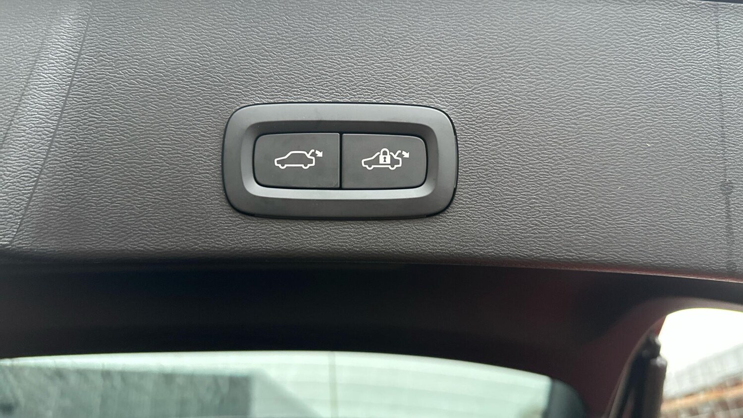 Used Volvo XC40 for sale - 77670555: Photo 31