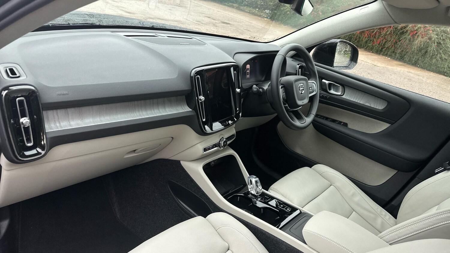 Used Volvo XC40 for sale - 77670555: Photo 41