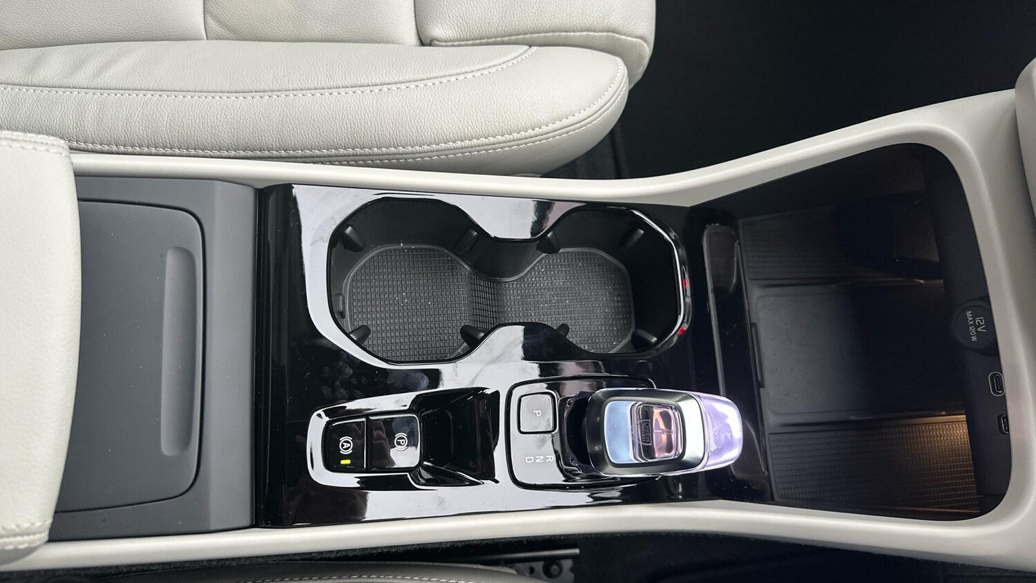 Used Volvo XC40 for sale - 77670555: Photo 46