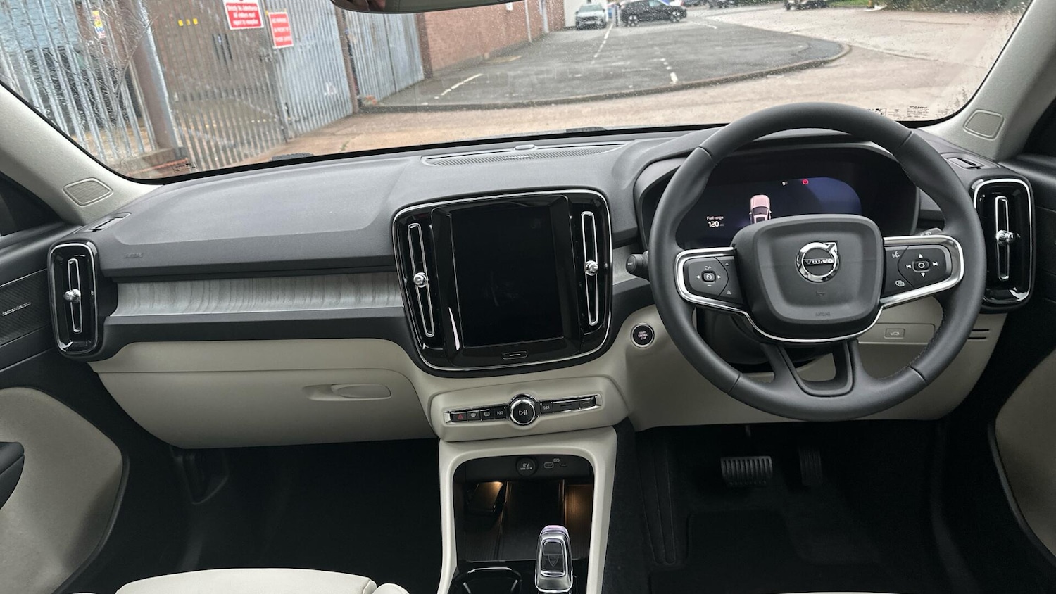 Used Volvo XC40 for sale - 77670555: Photo 5
