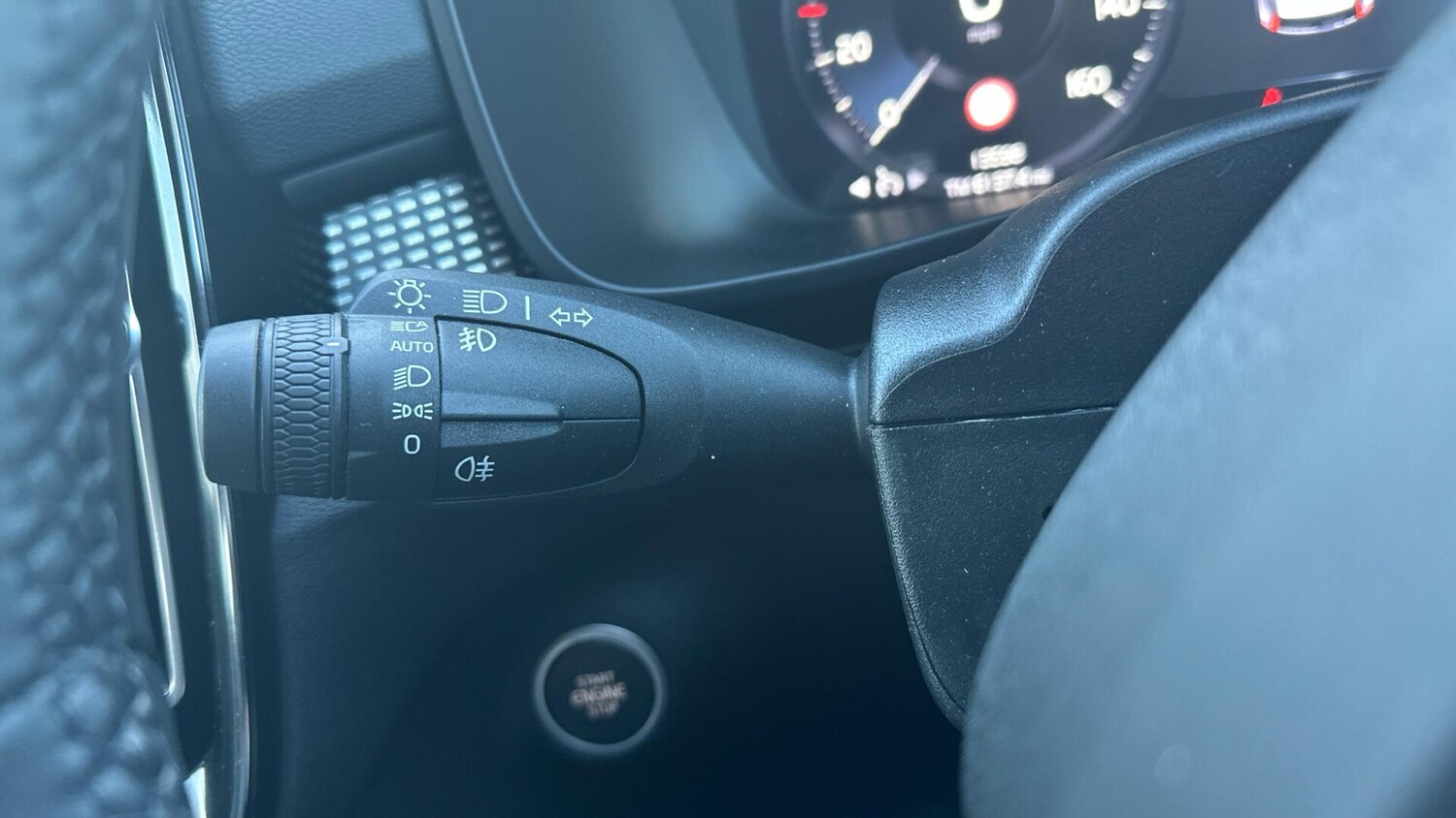 Used Volvo XC40 for sale - 77191005: Photo 16