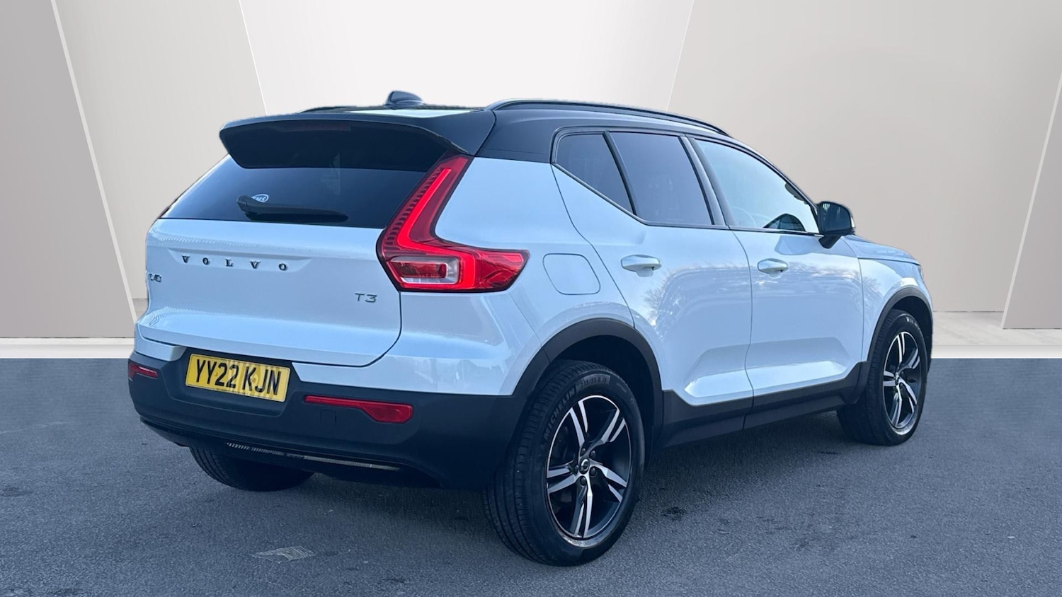Used Volvo XC40 for sale - 77191005: Photo 2