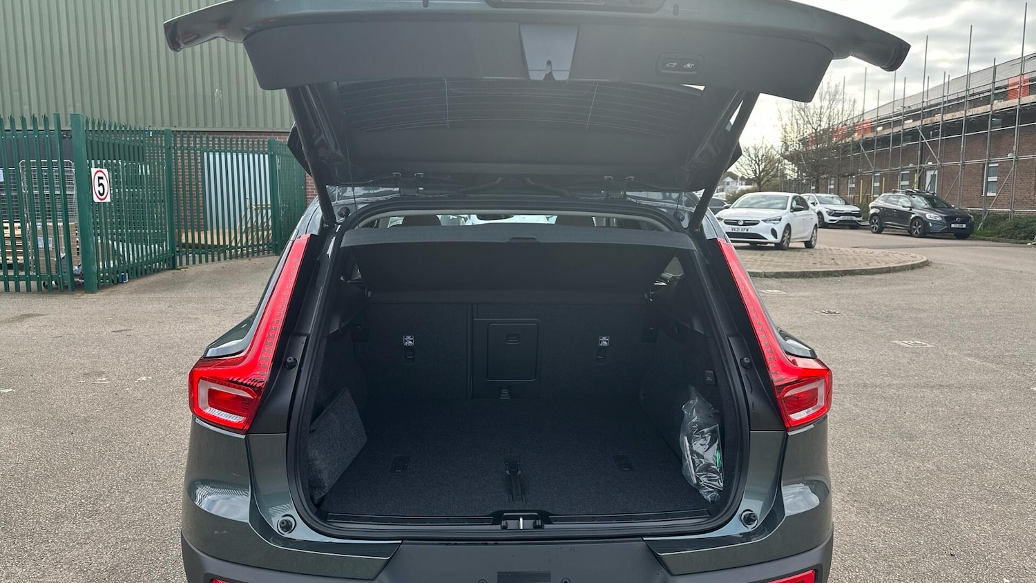 Used Volvo XC40 for sale - 76658591: Photo 13