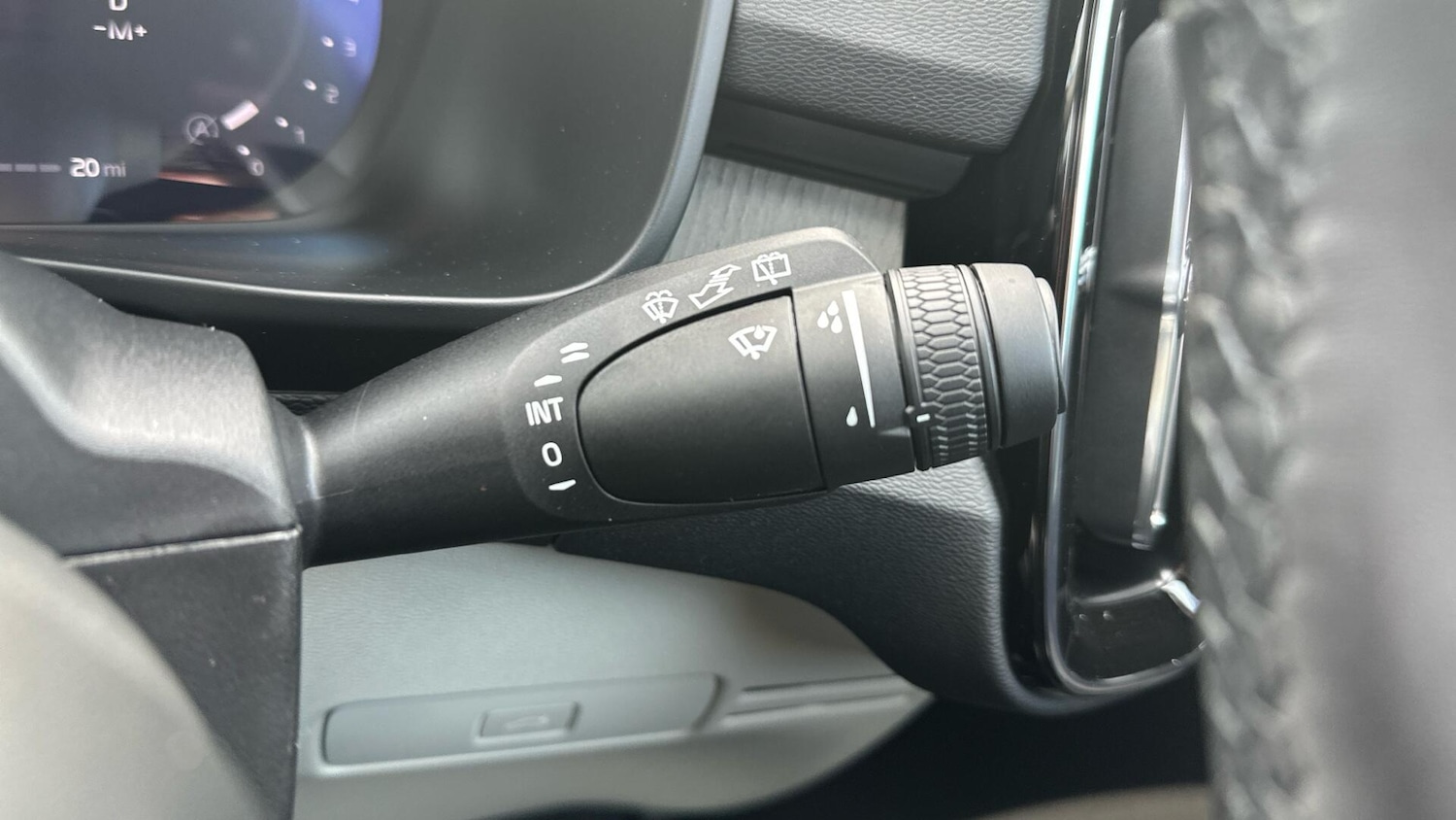 Used Volvo XC40 for sale - 76658591: Photo 18