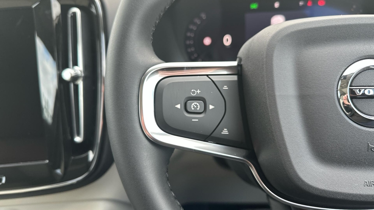 Used Volvo XC40 for sale - 76658591: Photo 19