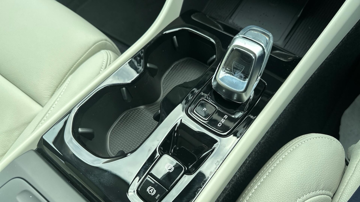 Used Volvo XC40 for sale - 76658591: Photo 24