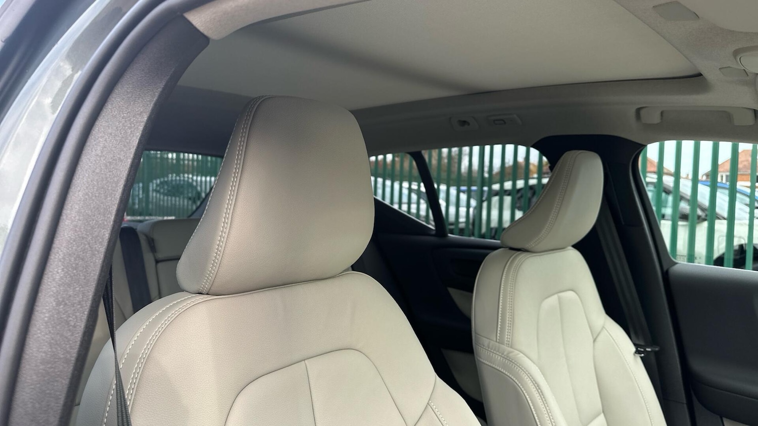 Used Volvo XC40 for sale - 76658591: Photo 29