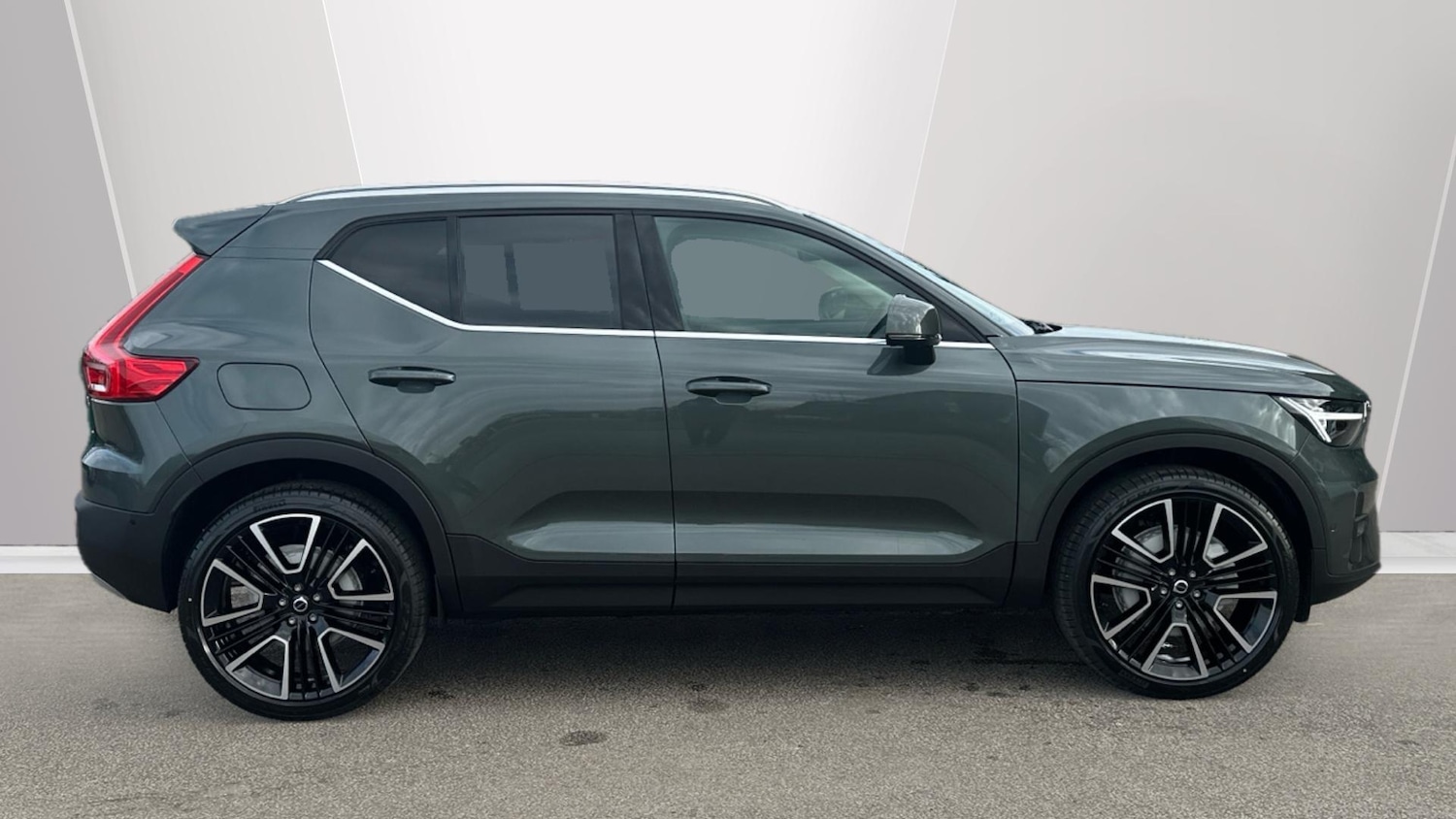 Used Volvo XC40 for sale - 76658591: Photo 3