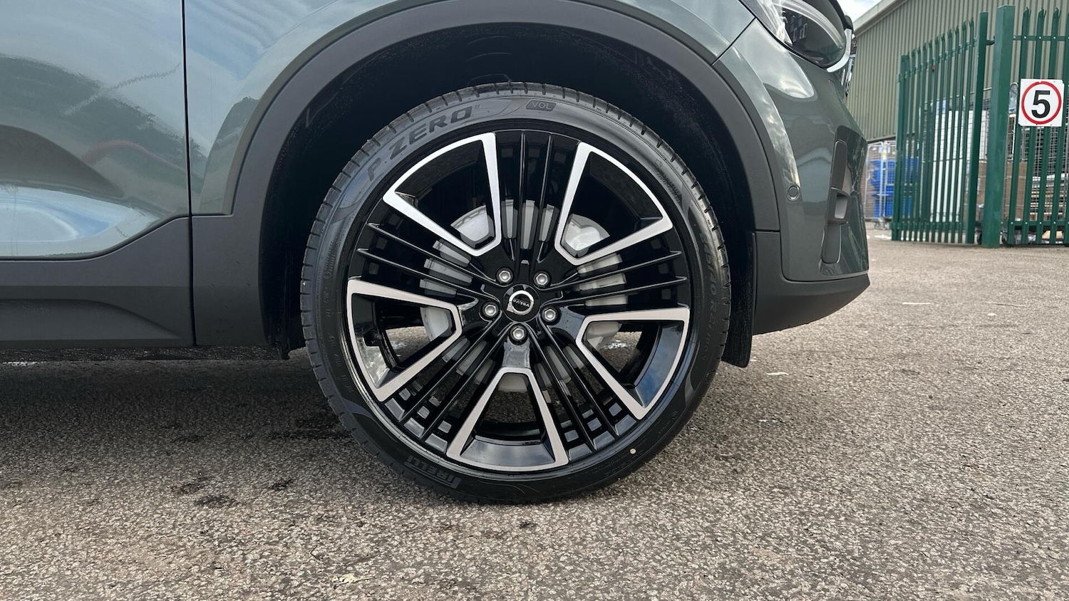 Used Volvo XC40 for sale - 76658591: Photo 9