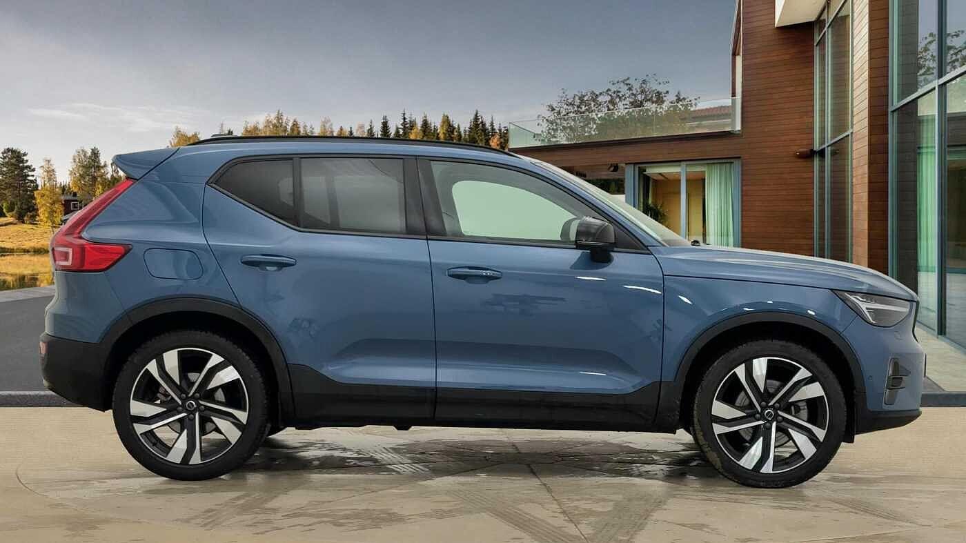 Used Volvo XC40 2025 for sale - 76607590: Photo 2