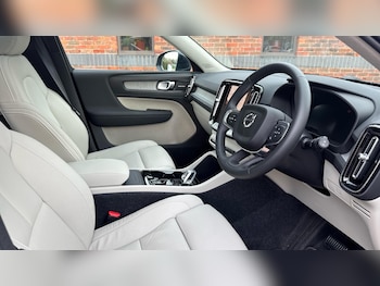 Used Volvo XC40 2026 for sale - 77673119: Photo