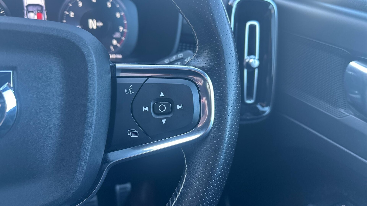 Used Volvo XC40 2021 for sale - 76307729: Photo 19