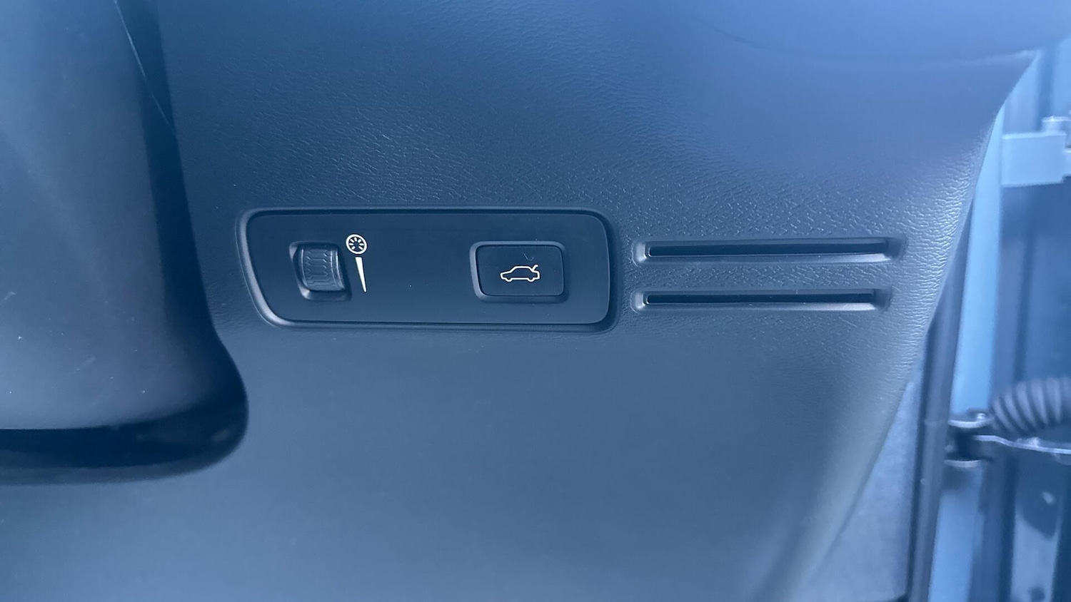 Used Volvo XC40 2021 for sale - 76307729: Photo 30