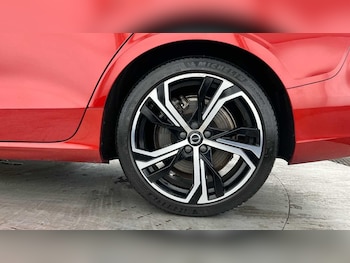 Used Volvo V60 2022 for sale - 76700900: Photo