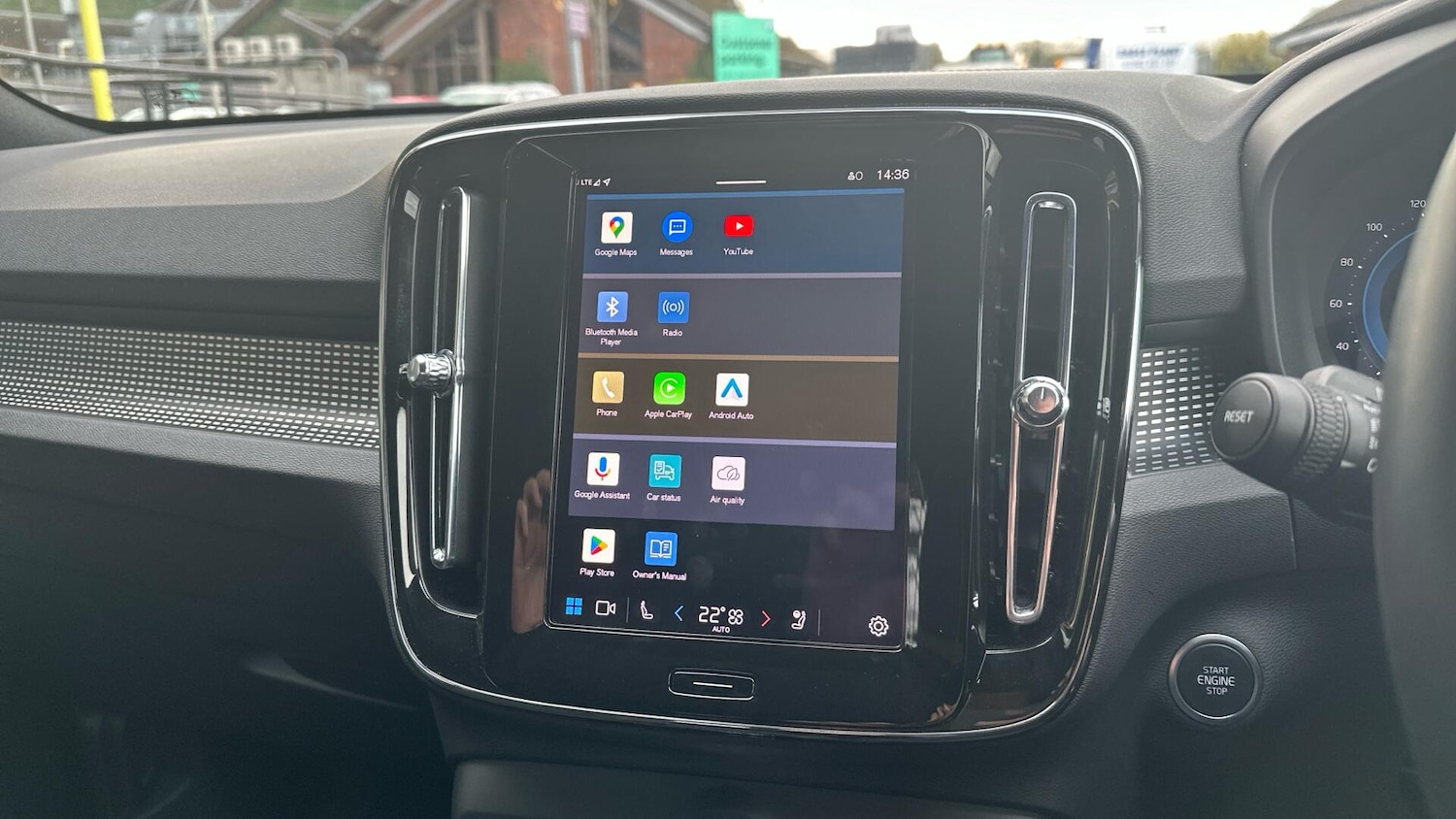 Used Volvo XC40 2025 for sale - 76307635: Photo 12