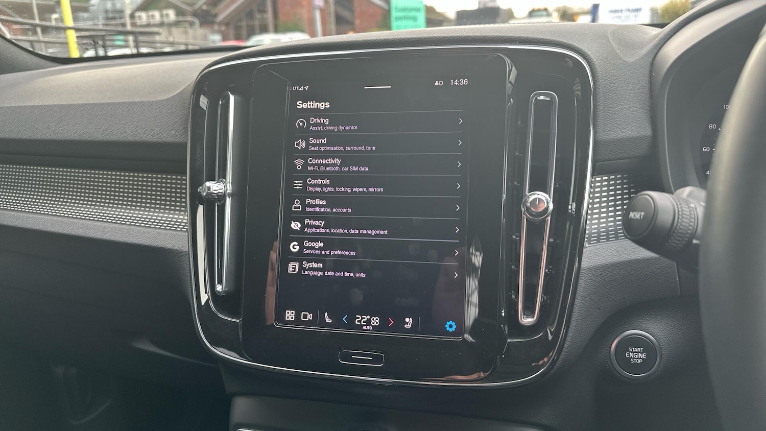 Used Volvo XC40 2025 for sale - 76307635: Photo 15