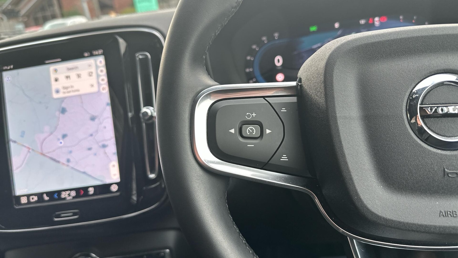 Used Volvo XC40 2025 for sale - 76307635: Photo 19