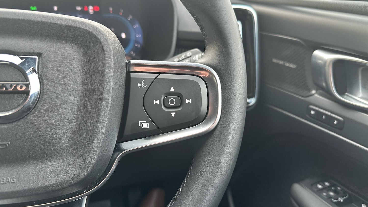 Used Volvo XC40 2025 for sale - 76307635: Photo 20