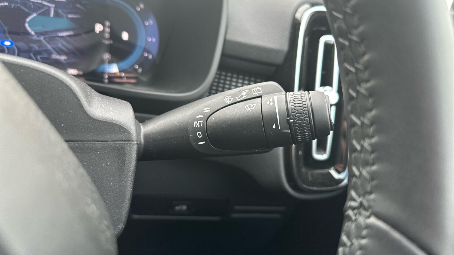 Used Volvo XC40 2025 for sale - 76307635: Photo 21