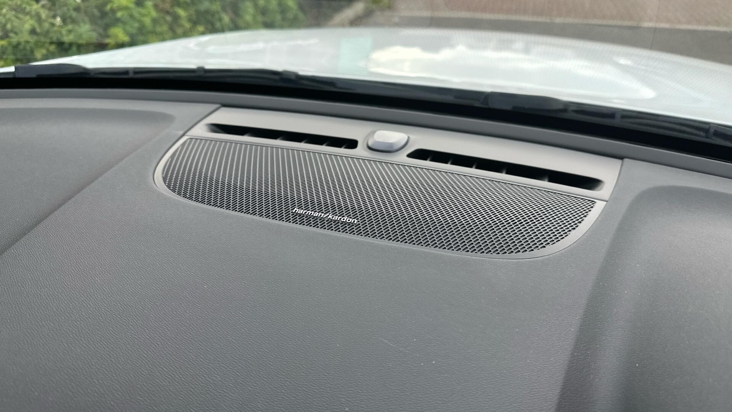 Used Volvo XC40 2025 for sale - 76307635: Photo 23