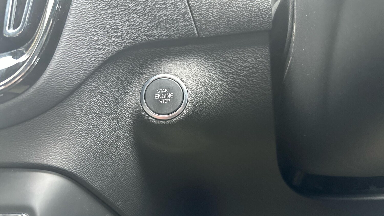 Used Volvo XC40 2025 for sale - 76307635: Photo 25