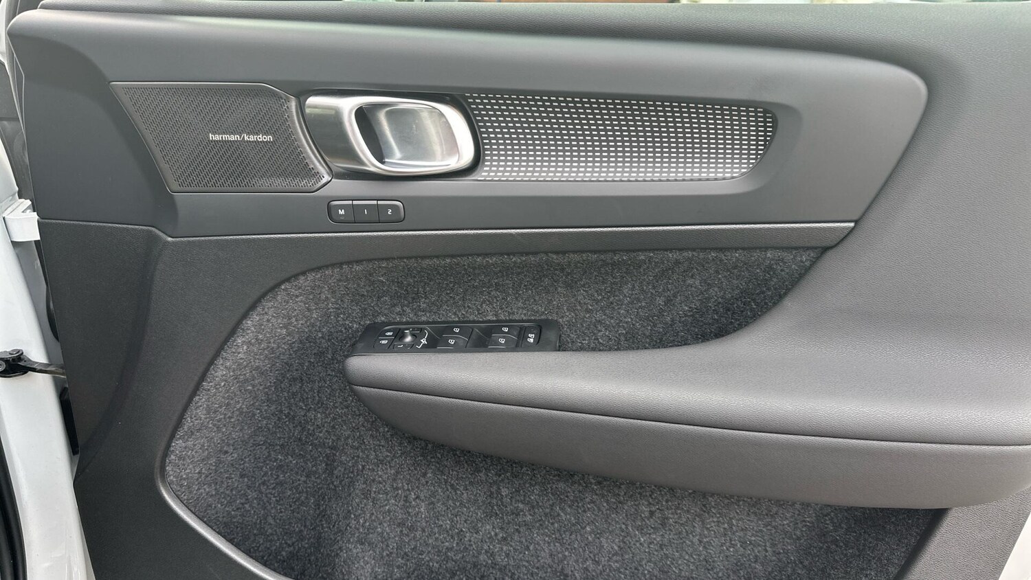 Used Volvo XC40 2025 for sale - 76307635: Photo 27