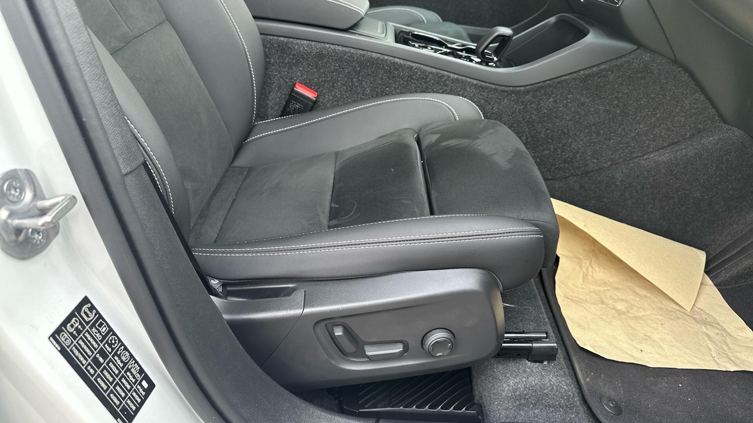 Used Volvo XC40 2025 for sale - 76307635: Photo 28