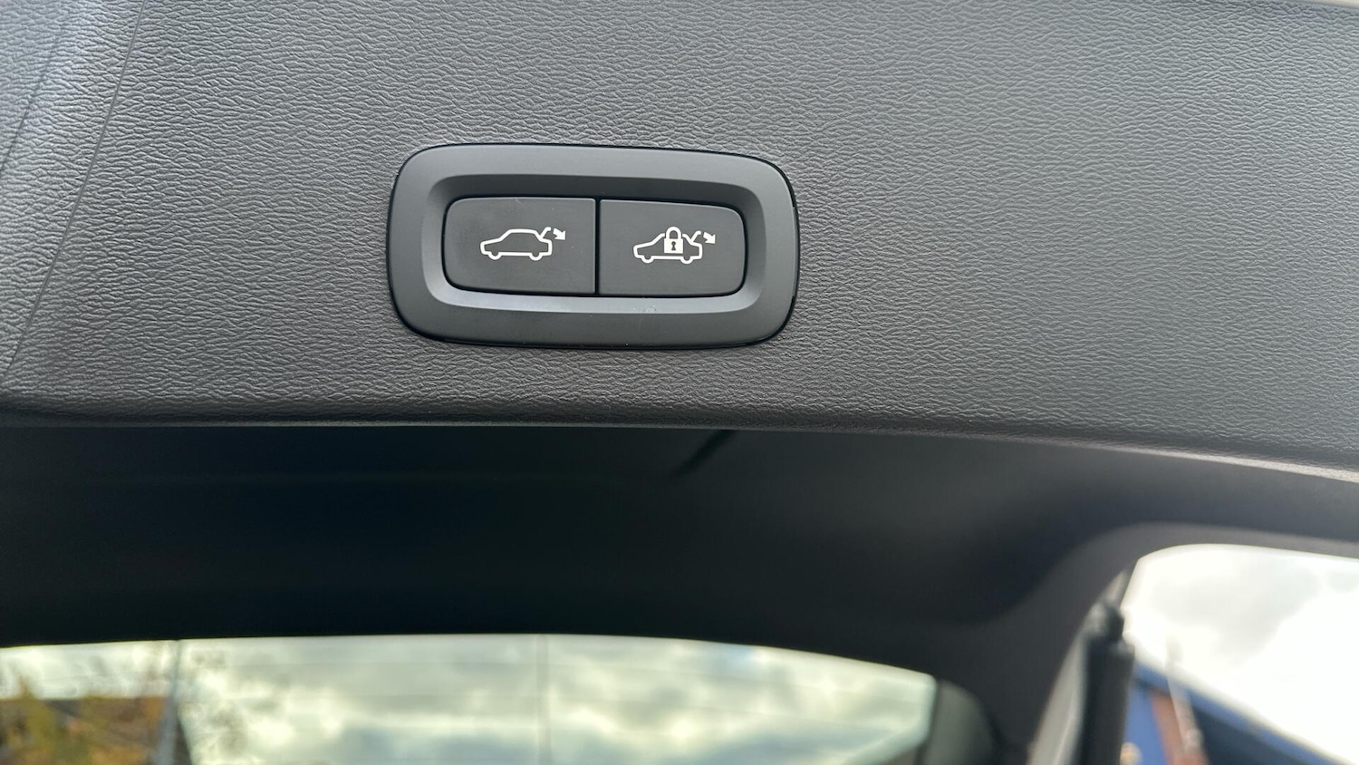 Used Volvo XC40 2025 for sale - 76307635: Photo 30