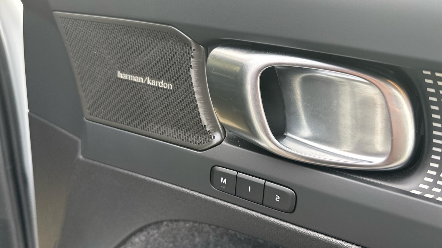 Used Volvo XC40 2025 for sale - 76307635: Photo 33