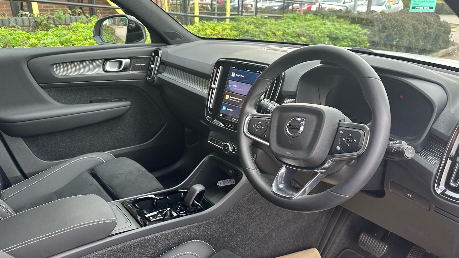 Used Volvo XC40 2025 for sale - 76307635: Photo 4