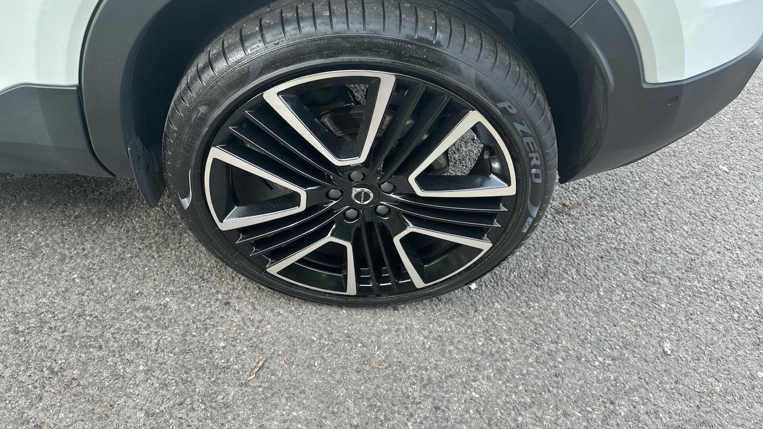 Used Volvo XC40 2025 for sale - 76307635: Photo 41