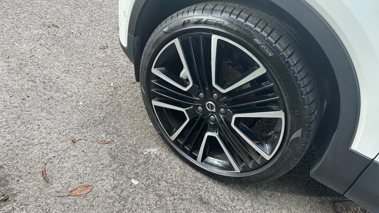 Used Volvo XC40 2025 for sale - 76307635: Photo 42