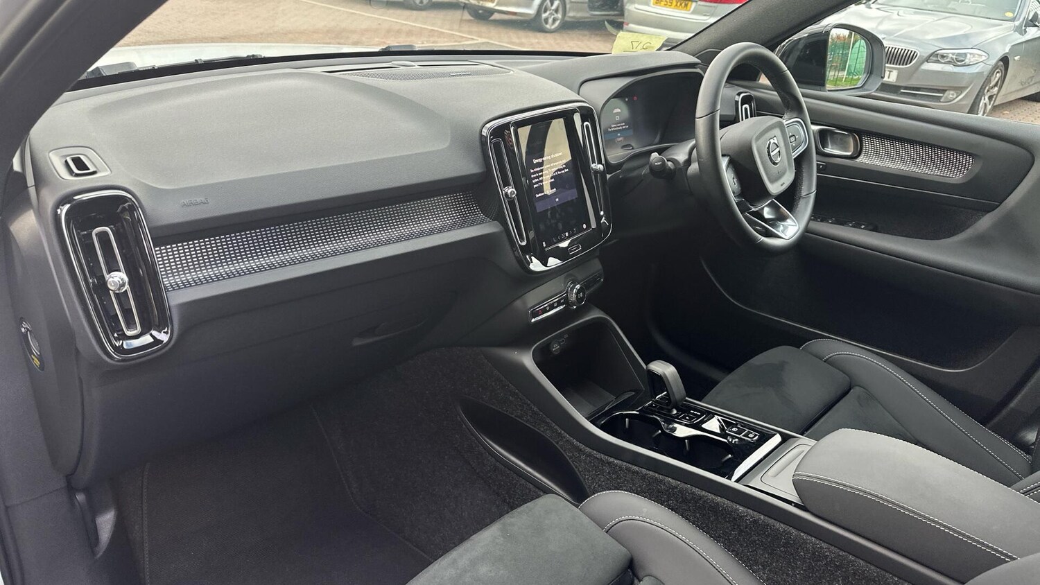 Used Volvo XC40 2025 for sale - 76307635: Photo 45