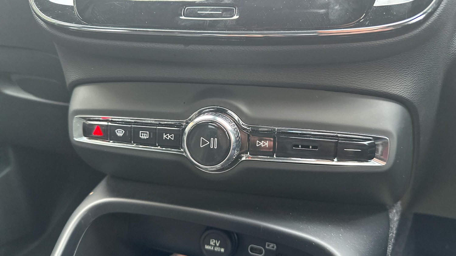 Used Volvo XC40 2025 for sale - 76307635: Photo 48