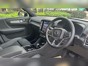 Used Volvo XC40 2025 for sale - 76307635: Photo