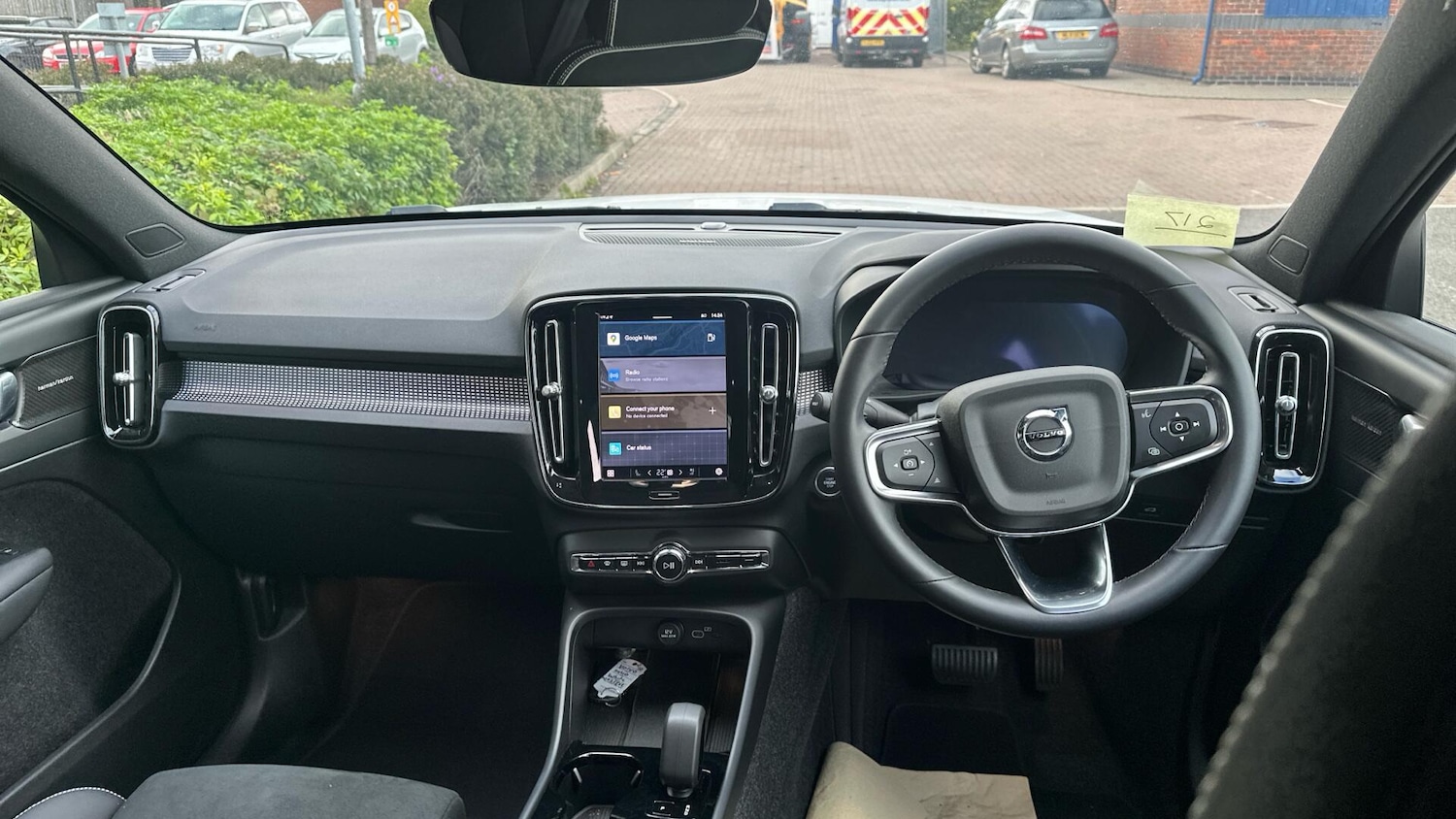 Used Volvo XC40 2025 for sale - 76307635: Photo 5