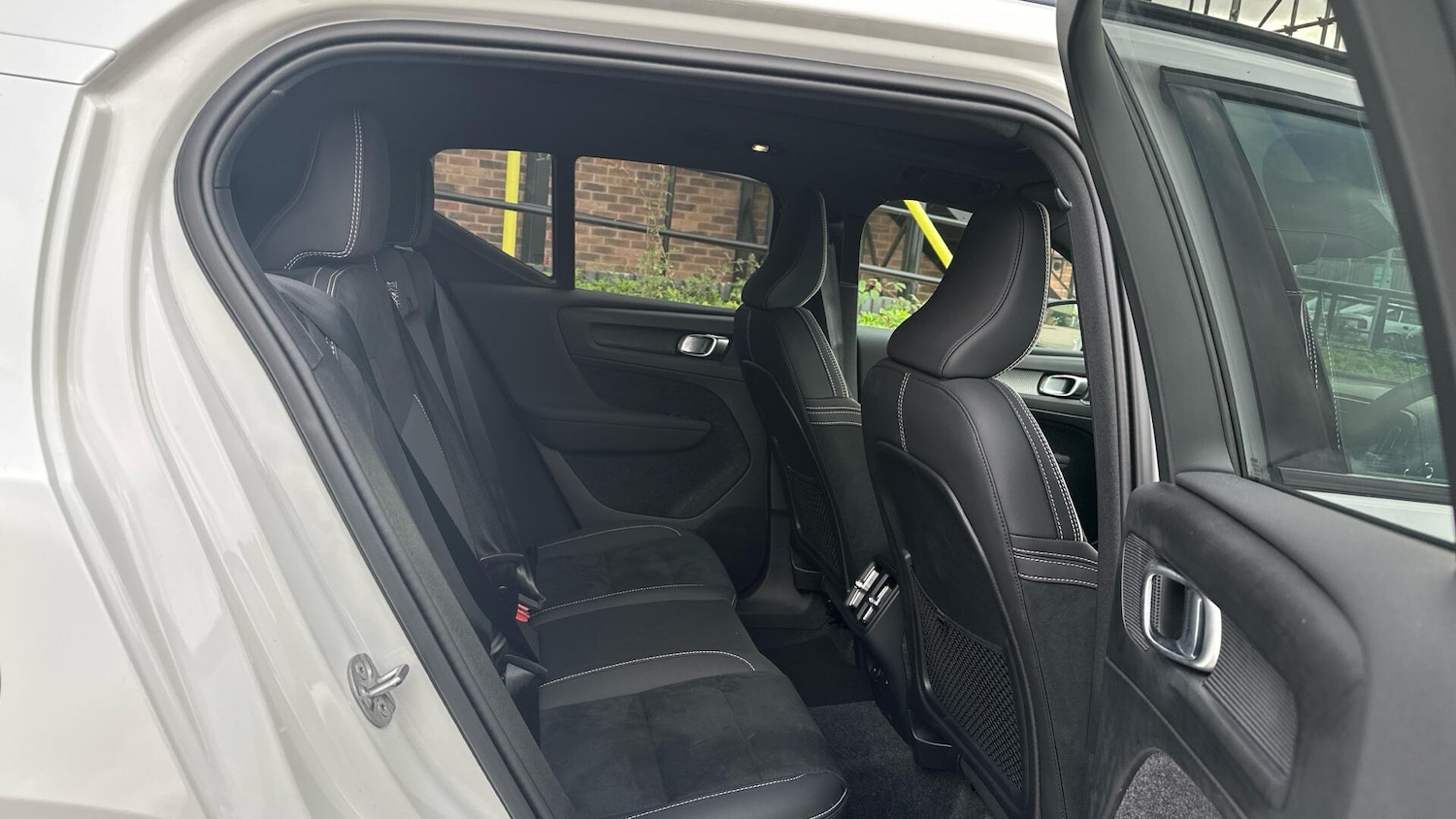 Used Volvo XC40 2025 for sale - 76307635: Photo 6